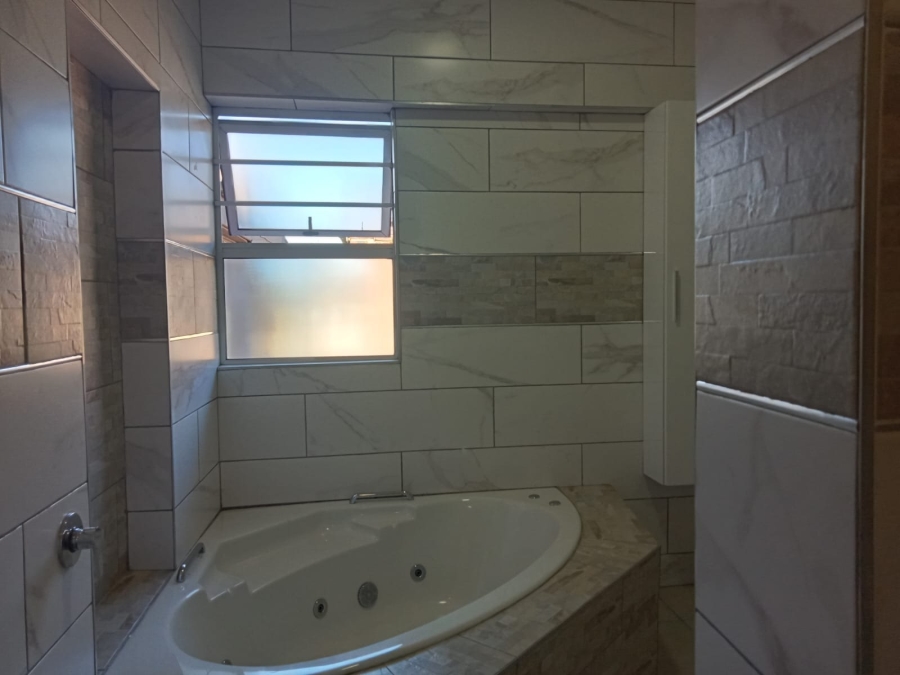 3 Bedroom Property for Sale in Beacon Bay Eastern Cape